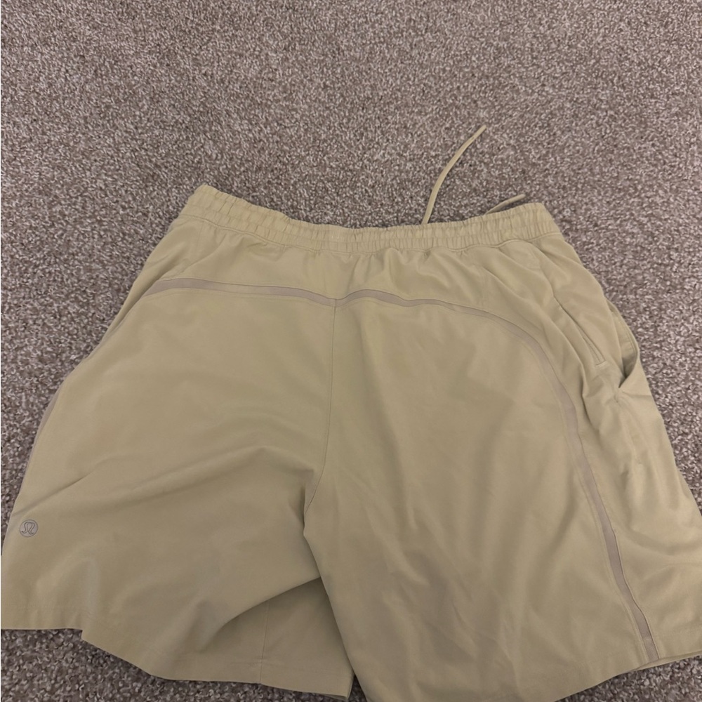 Men’s Lulu Lemon shorts
